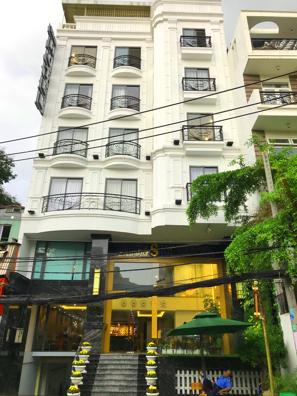 BLUESKY HOTEL